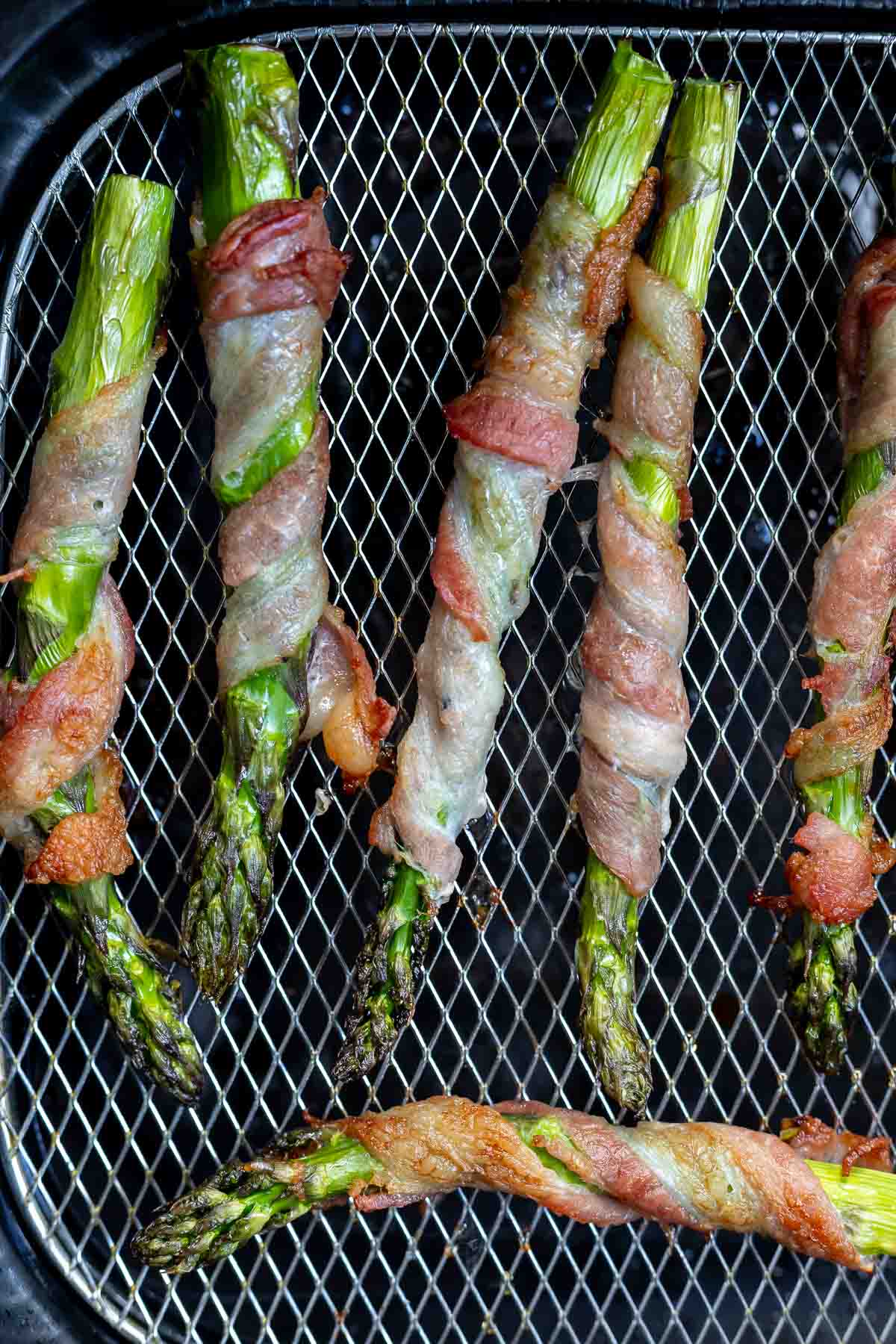 bacon wrapped asparagus in air fryer basket