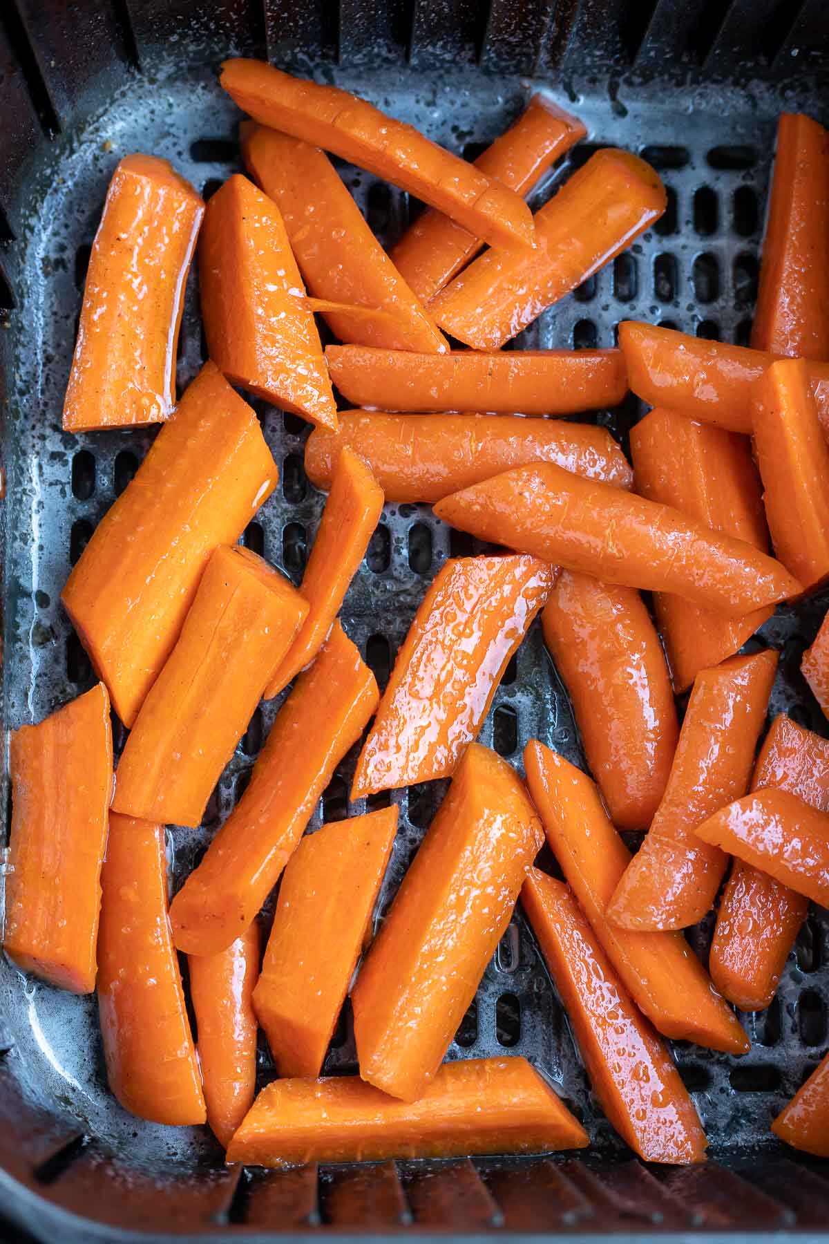 raw carrots in. air fryer basket